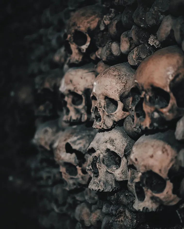 Las Catacumbas de París: Un Fascinante Viaje por su Historia Subterránea y Misterios