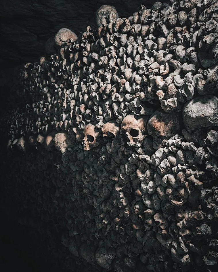 Las Catacumbas de París: Un Fascinante Viaje por su Historia Subterránea y Misterios