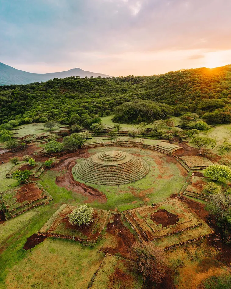Las Guachimontones: El Fascinante Legado Circular de la Civilización Teuchitlán en Jalisco