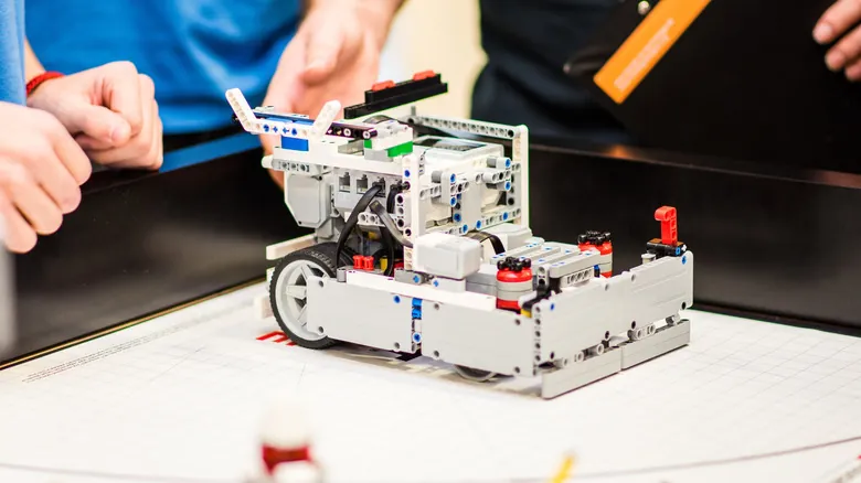 Lego: Un Viaje Fascinante Desde la Carpintería hasta la Innovación Global