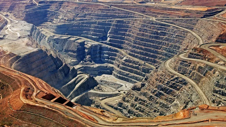 Los Mayores Tesoros de la Tierra: Un Vistazo a los Yacimientos Globales de Recursos Clave