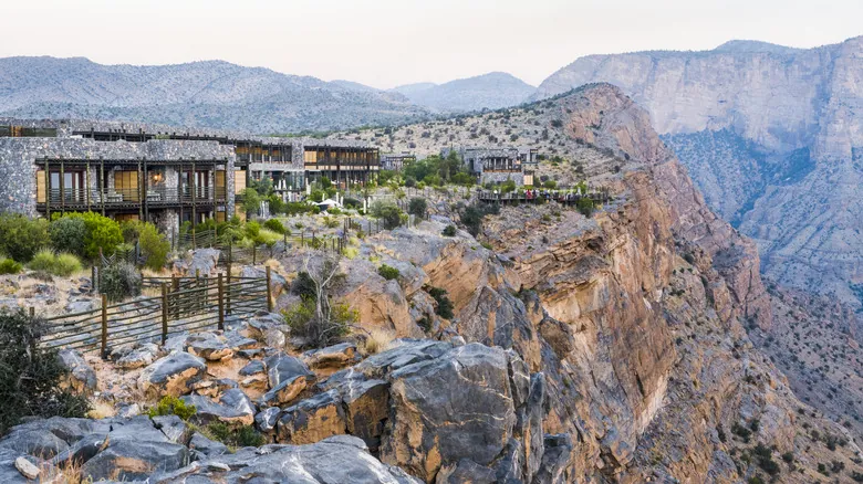 Los Mejores Hoteles en Acantilados del Mundo: Un Retiro de Lujo con Vistas Inigualables