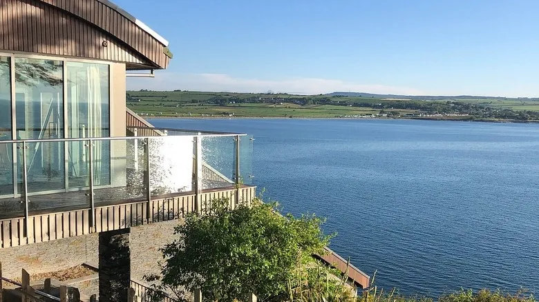Los Mejores Hoteles en Acantilados del Mundo: Un Retiro de Lujo con Vistas Inigualables