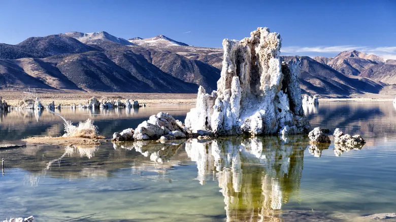 Mono Lake: Un Tesoro Natural Único y Sus Desafíos en la Sierra Nevada