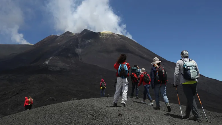 Monte Etna: El Volcán Activo Más Alto de Europa y una Aventura Inolvidable en Sicilia