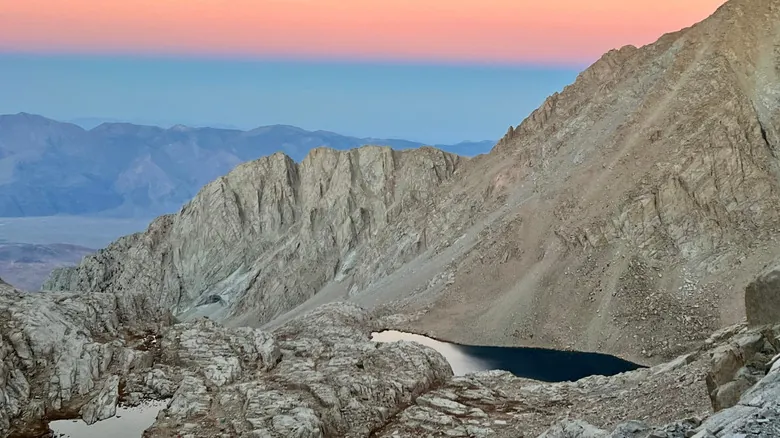 Monte Whitney: Guía Completa para Conquistar la Cima Más Alta de EE. UU. Continental