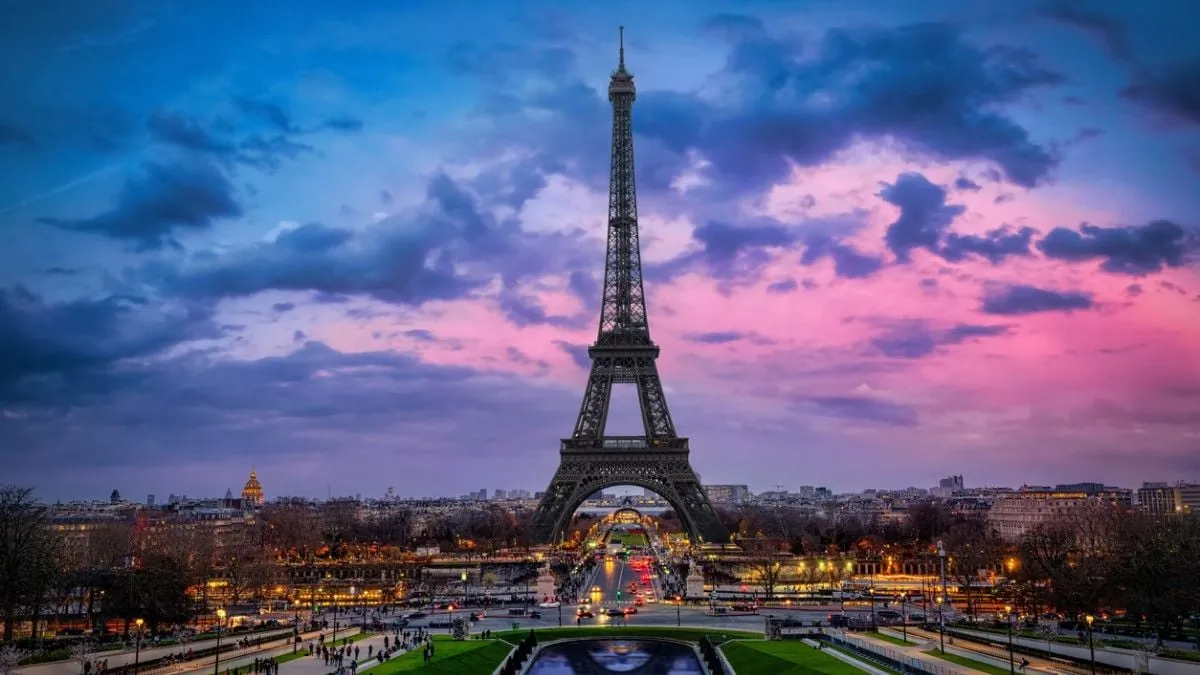 Earth Hour: París y el mundo a oscuras por el clima