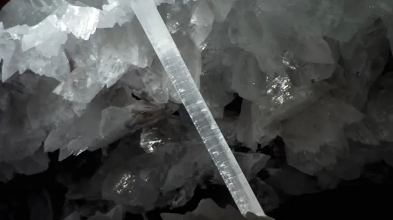 Naica: La Fascinante y Peligrosa Cueva de los Cristales Gigantes de México