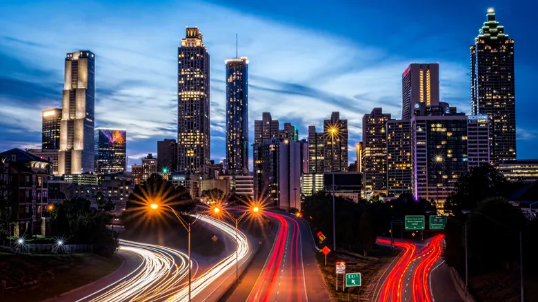 Navegando Atlanta: La Guía Definitiva para Entender las Calles Peachtree