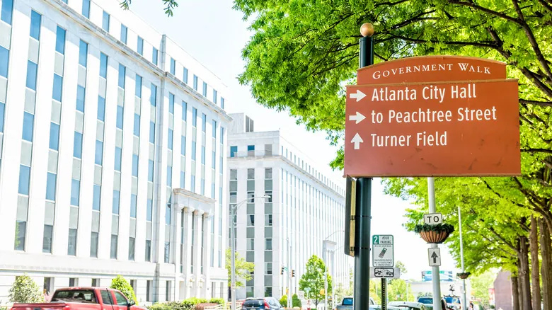 Navegando Atlanta: La Guía Definitiva para Entender las Calles Peachtree