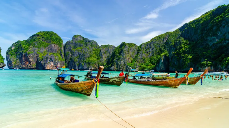 Nui Beach: Descubre el Paraíso Escondido de Phuket en Tailandia