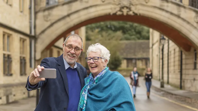 Oxford vs. Cambridge: La Perspectiva de Rick Steves para Tu Viaje Ideal al Reino Unido