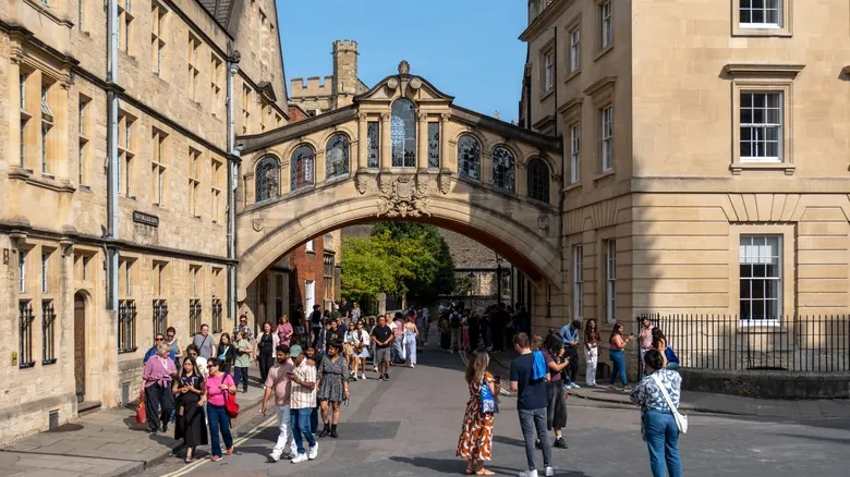 Oxford vs. Cambridge: La Perspectiva de Rick Steves para Tu Viaje Ideal al Reino Unido