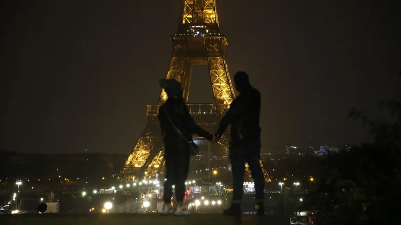 París de Noche: Guía Esencial para Descubrir la Ciudad de la Luz sin Multitudes
