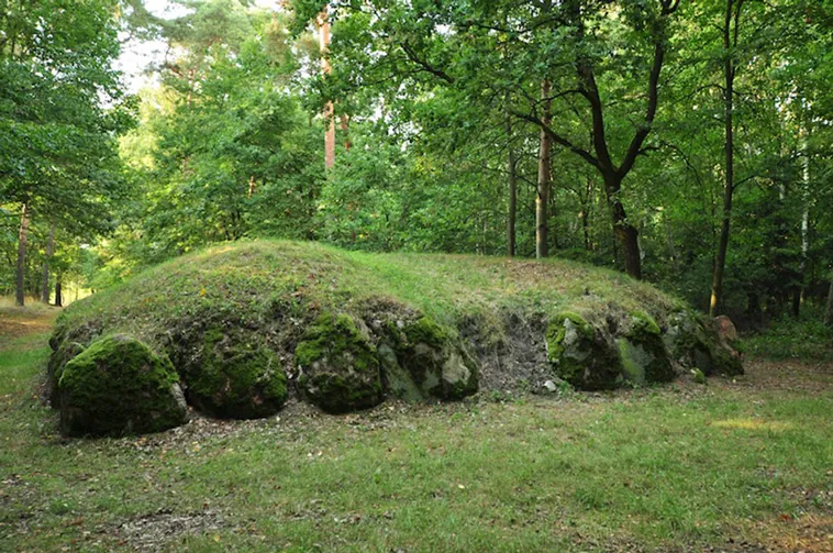 Pirámides Polacas: Descubriendo los Secretos de las Tumbas Megalíticas de Kuyavia