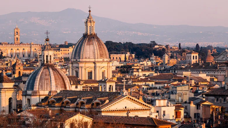 Roma Eterna: Domina el Metro para Explorar la Ciudad y sus Tesoros Históricos