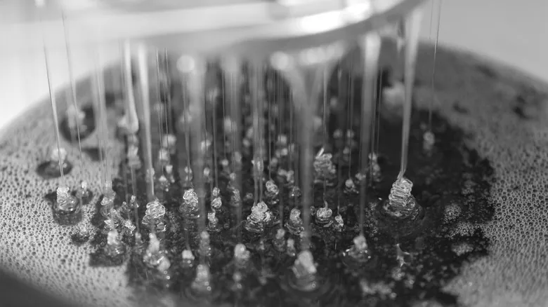 Seda Regenerada: La Innovación Biomaterial Inspirada en la Naturaleza y los Superhéroes