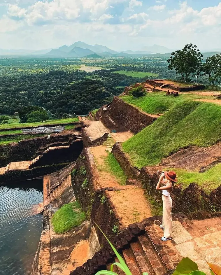 Sigiriya: Descubre la Majestuosa Fortaleza de Roca y su Historia Milenaria en Sri Lanka