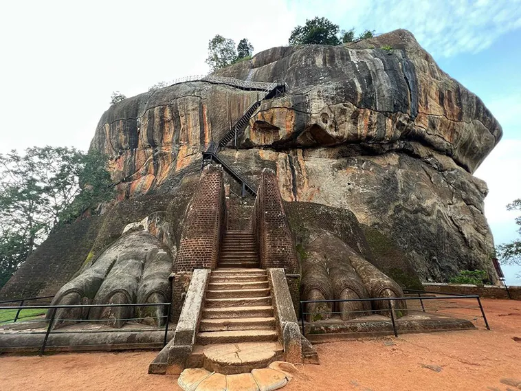 Sigiriya: Descubre la Majestuosa Fortaleza de Roca y su Historia Milenaria en Sri Lanka