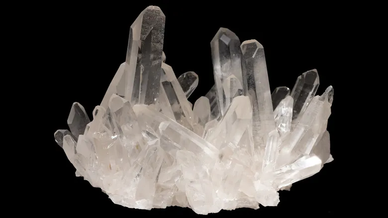 Silicio vs. Silicona: Diferencias Clave, Usos Industriales y su Impacto en la Tecnología Moderna