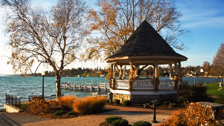 Skaneateles: La Joya Romántica de Finger Lakes para una Escapada Inolvidable en Nueva York