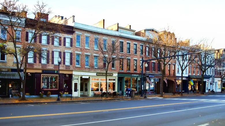 Skaneateles: La Joya Romántica de Finger Lakes para una Escapada Inolvidable en Nueva York