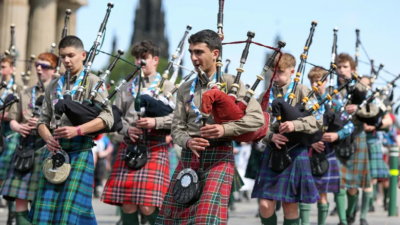 Slàinte Mhath: La Clave para Conectar con la Cultura Escocesa y su Idioma Gaélico