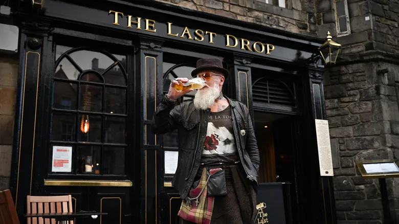 Slàinte Mhath: La Clave para Conectar con la Cultura Escocesa y su Idioma Gaélico