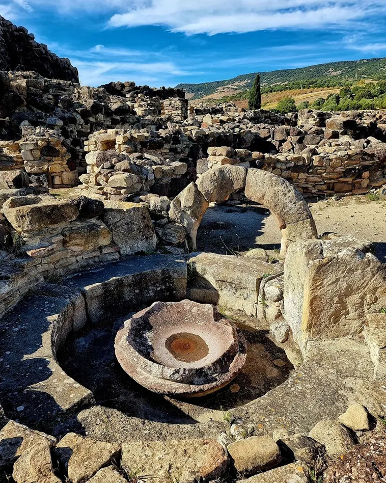 Su Nuraxi en Barumini: Joya de la Arquitectura Nurágica en la Cerdeña Prehistórica