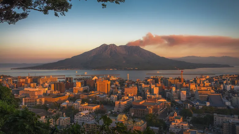 Supervolcanes: Desvelando los Gigantes Dormidos de la Tierra y su Poder Transformador