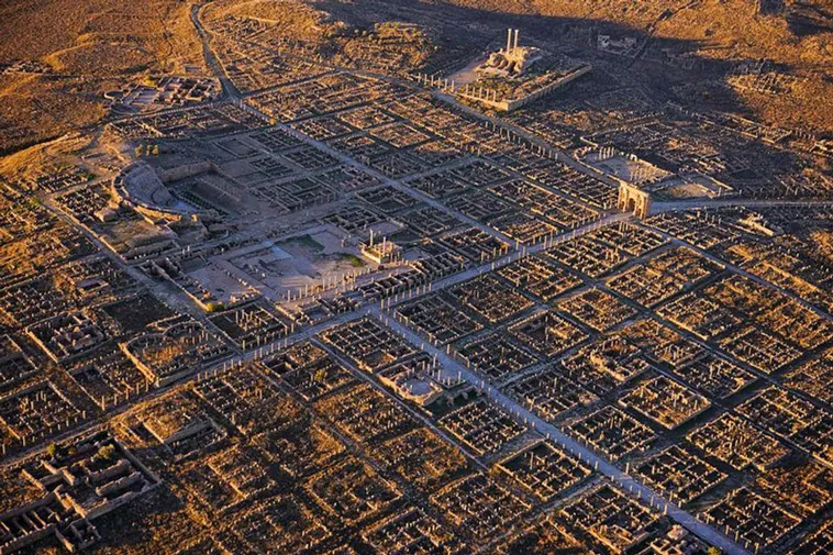 Timgad: El 'Pompeya Argelino' – Una Joya Romana Olvidada en el Desierto