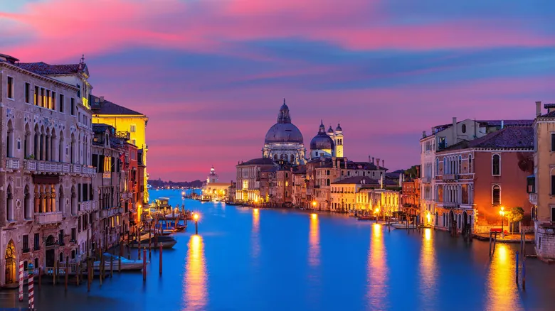 Venecia Eterna: Explorando la Magia y Encanto de la Ciudad sobre el Agua