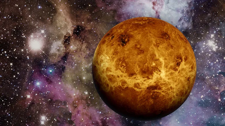 Venus: Explorando la Ausencia de Lunas y el Fenómeno del Cuasisatélite Zoozve