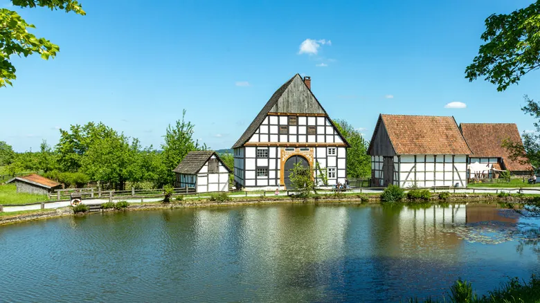 Viaje en el Tiempo: Descubre los Museos Folclóricos al Aire Libre de Europa