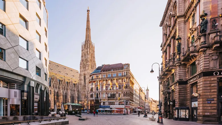 Viena: Un Viaje a la Elegancia, Historia y Cultura Inmortal de Europa