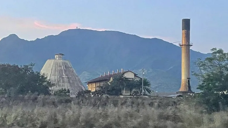 Waialua Sugar Mill: Un Oasis de Autenticidad y Cultura Local en la Costa Norte de Oahu