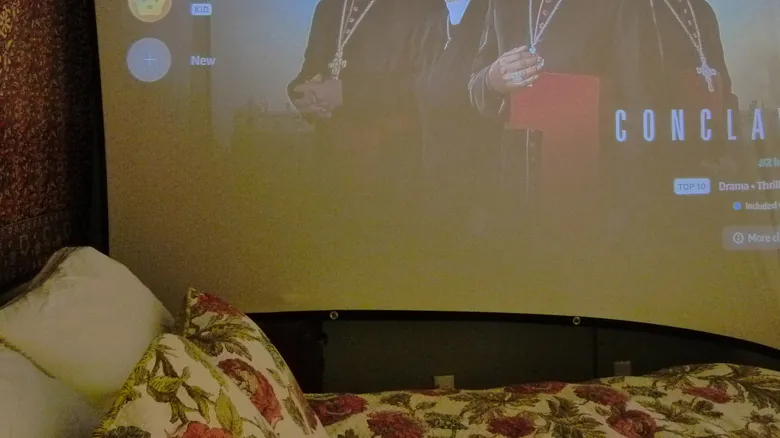 Yaber T2: El Proyector Portátil que Transforma Cualquier Espacio en tu Cine Privado