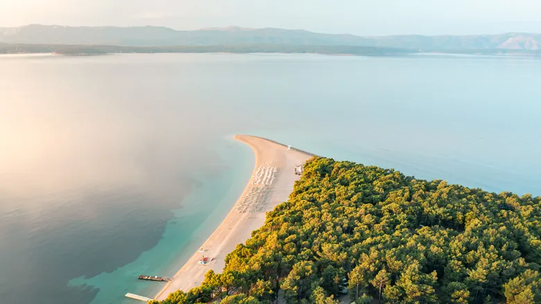 Zlatni Rat: Descubre el Icónico Cuerno de Oro de Croacia y sus Secretos